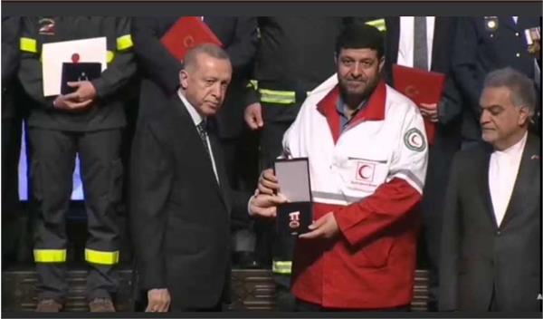IRCS President awarded Humanitarian Service Medal