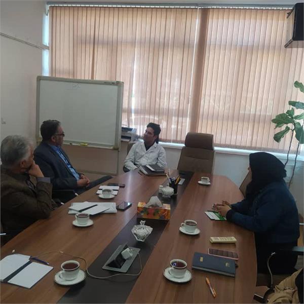 بازدید دکتر زینلی از تولید دارو