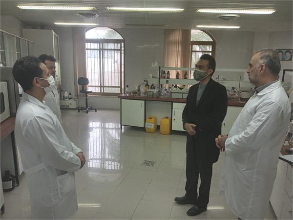 بازدید دکتر غفارزاادگان از آزمایشگاه